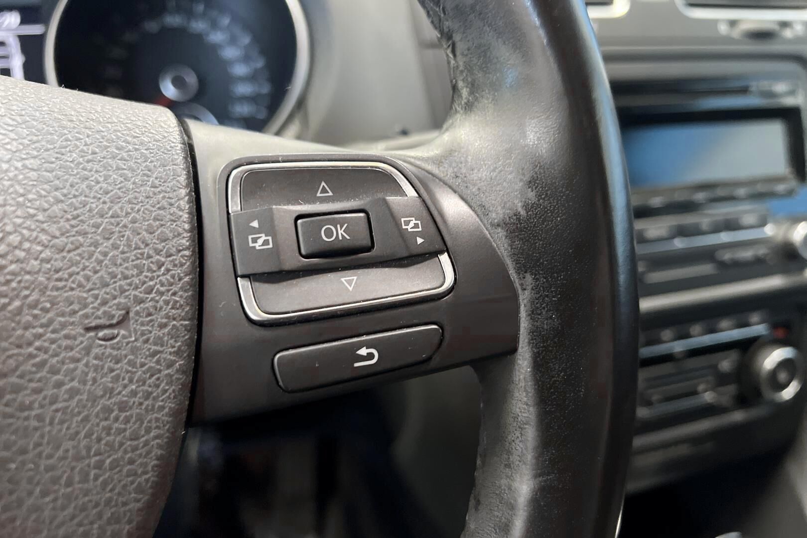 Volkswagen Golf iso kuva 33