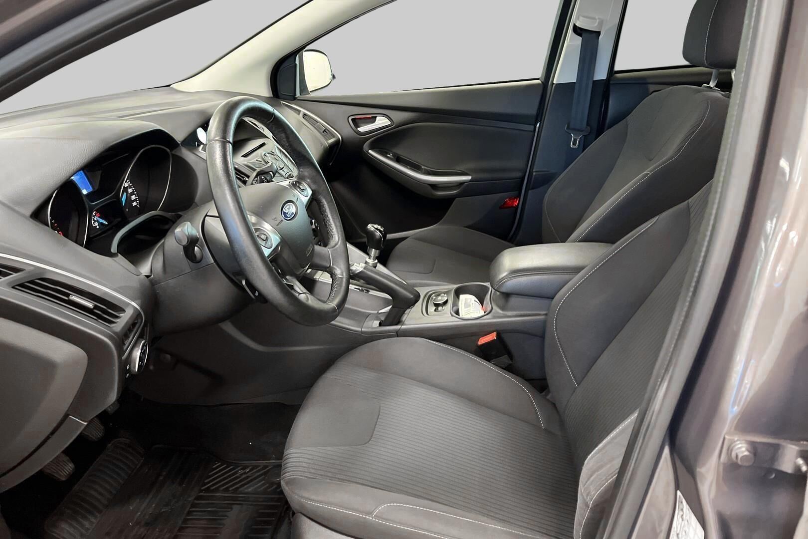 Ford Focus iso kuva 7