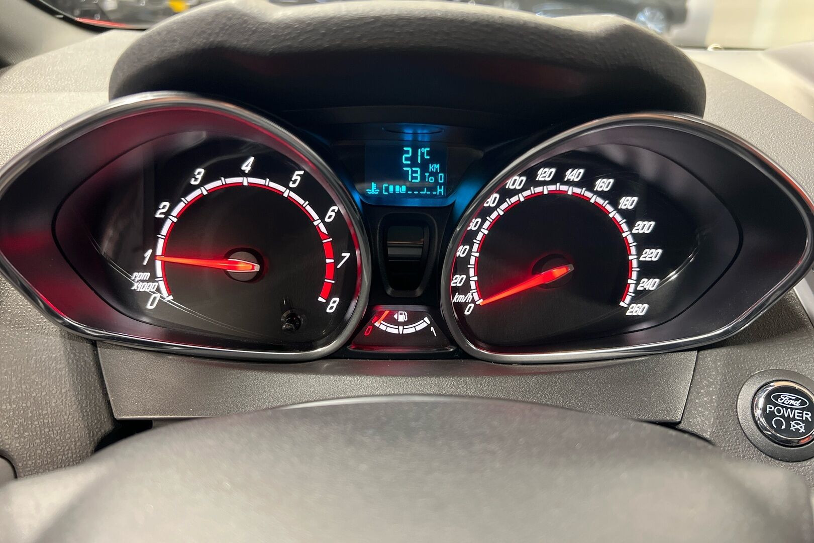 Ford Fiesta iso kuva 11