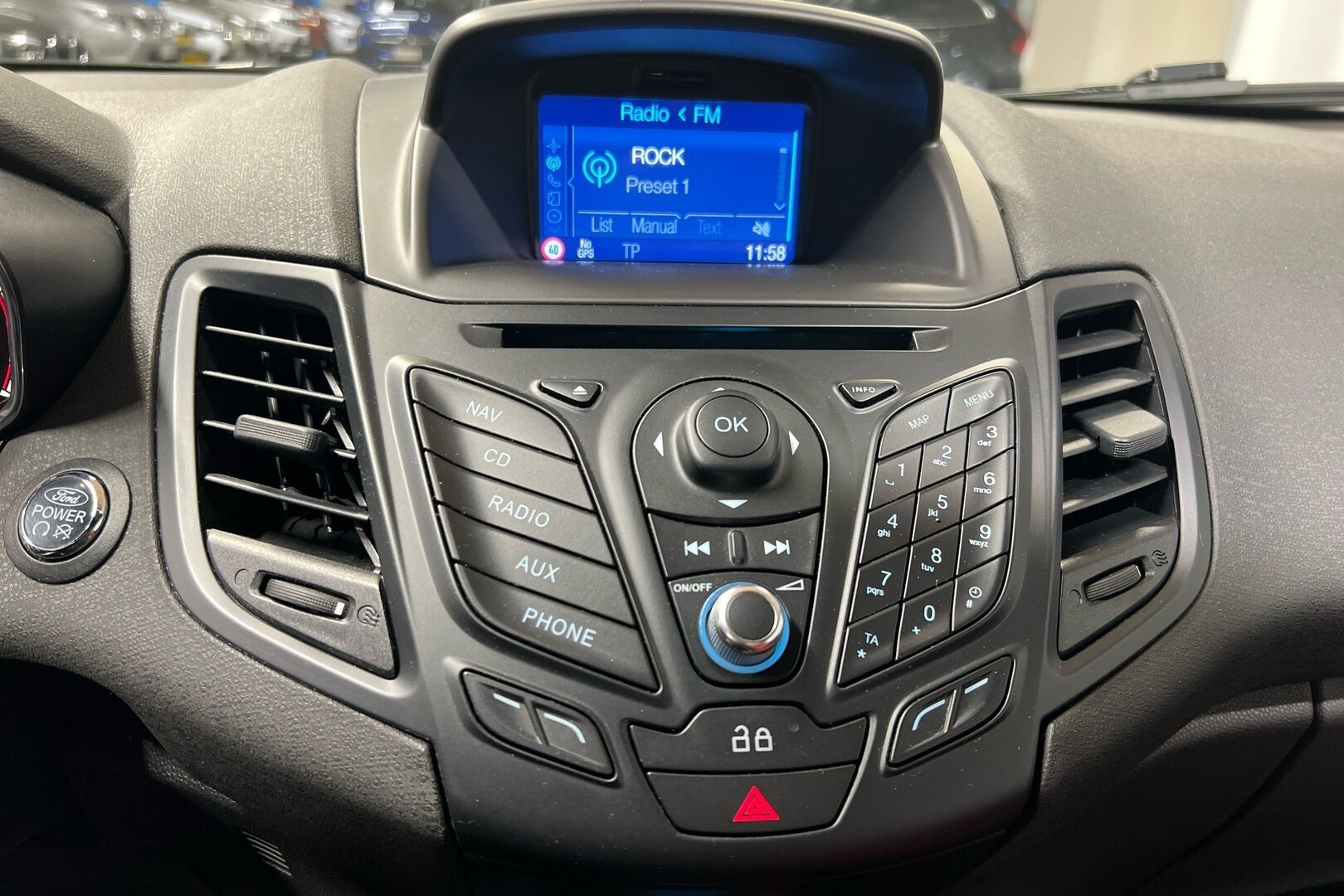 Ford Fiesta iso kuva 12
