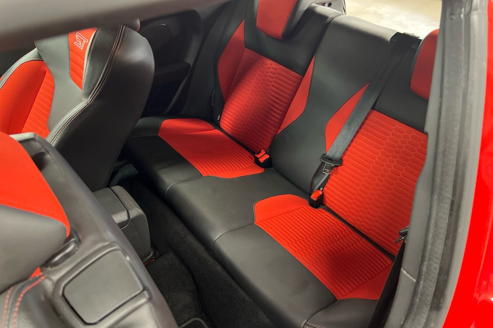 Ford Fiesta iso kuva 8