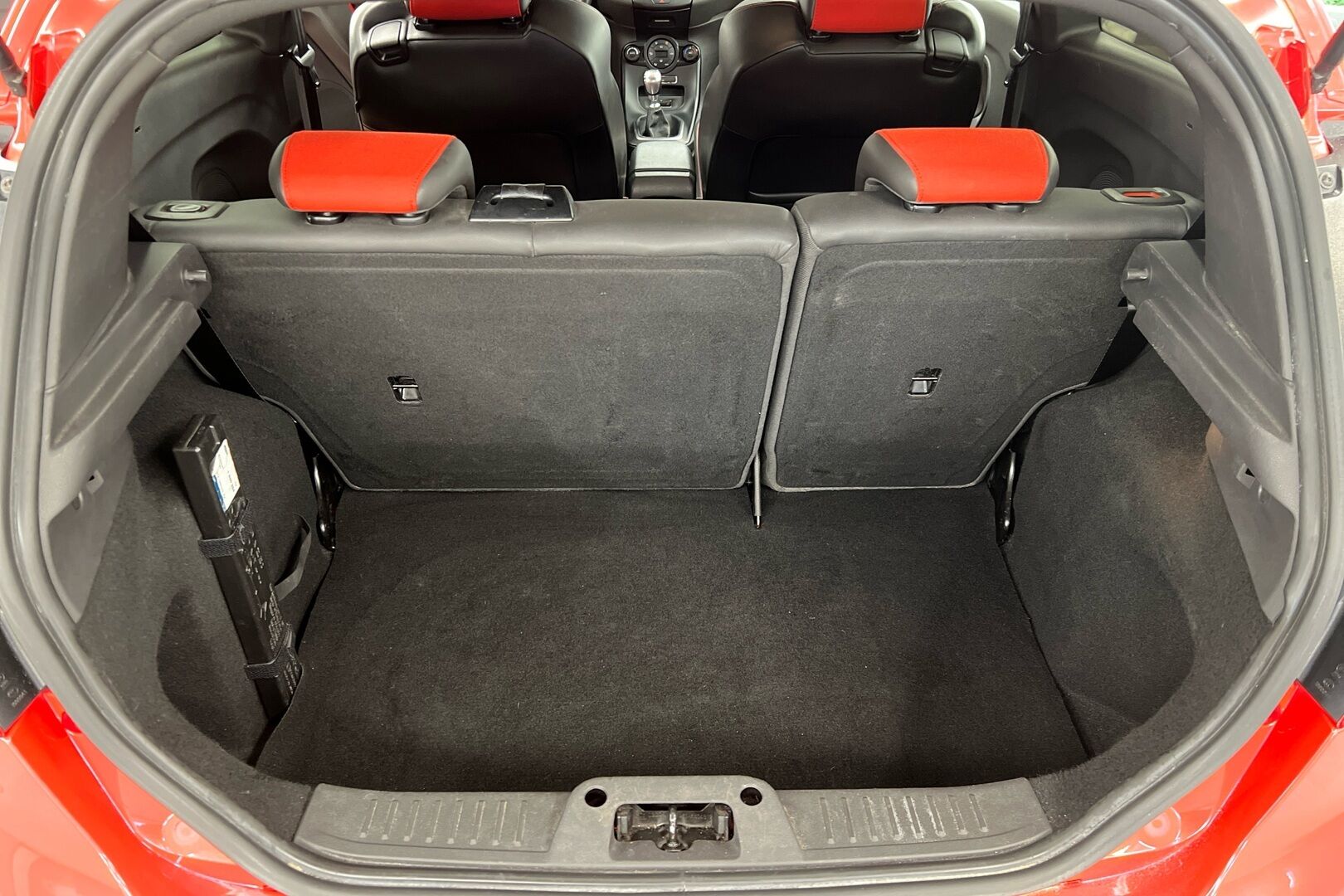 Ford Fiesta iso kuva 9
