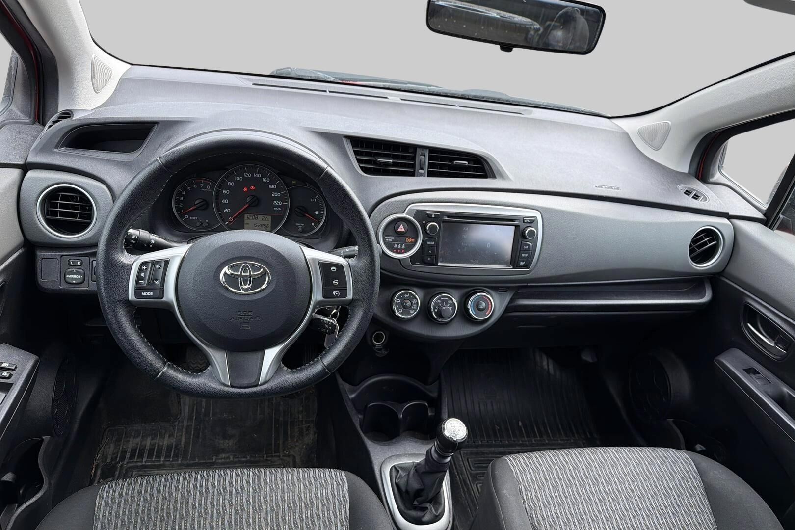 Toyota Yaris iso kuva 2