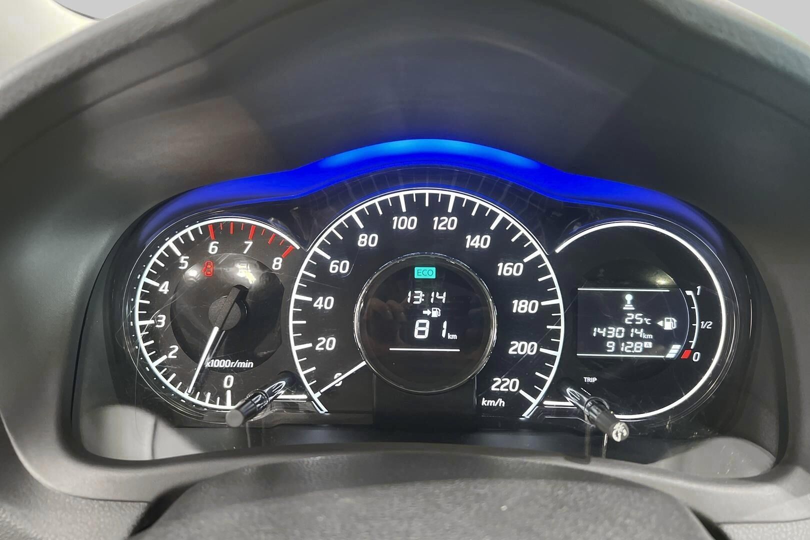 Nissan Note iso kuva 13