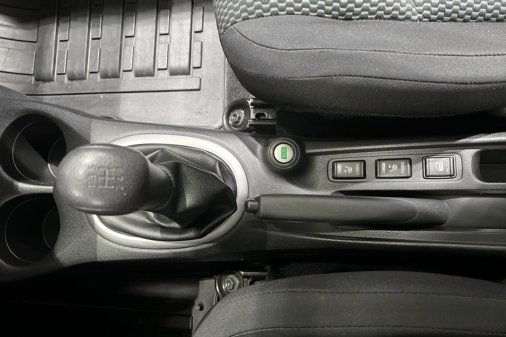 Nissan Note iso kuva 16