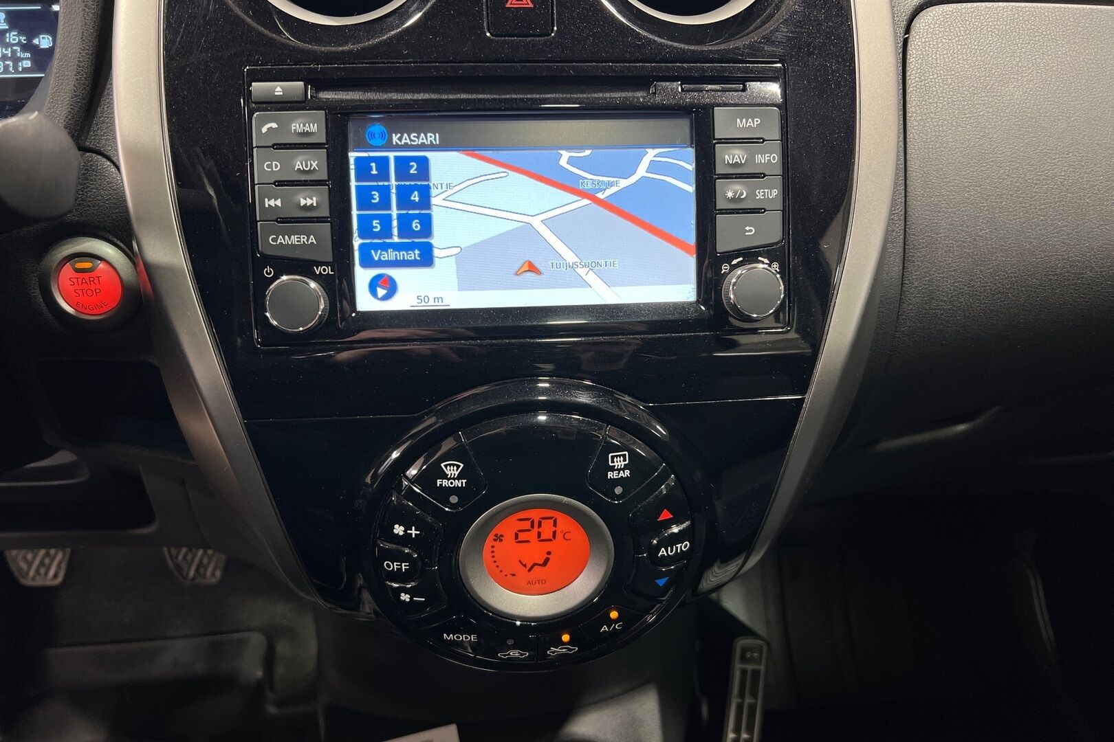 Nissan Note iso kuva 16