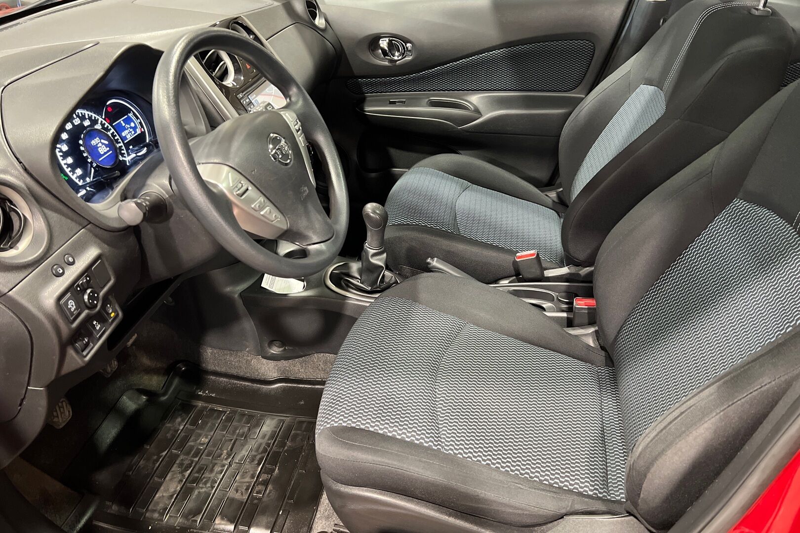 Nissan Note iso kuva 7