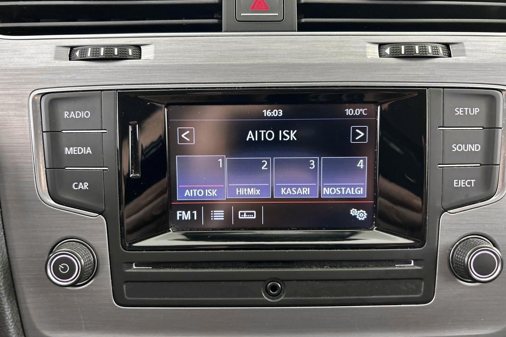 Volkswagen Golf iso kuva 15