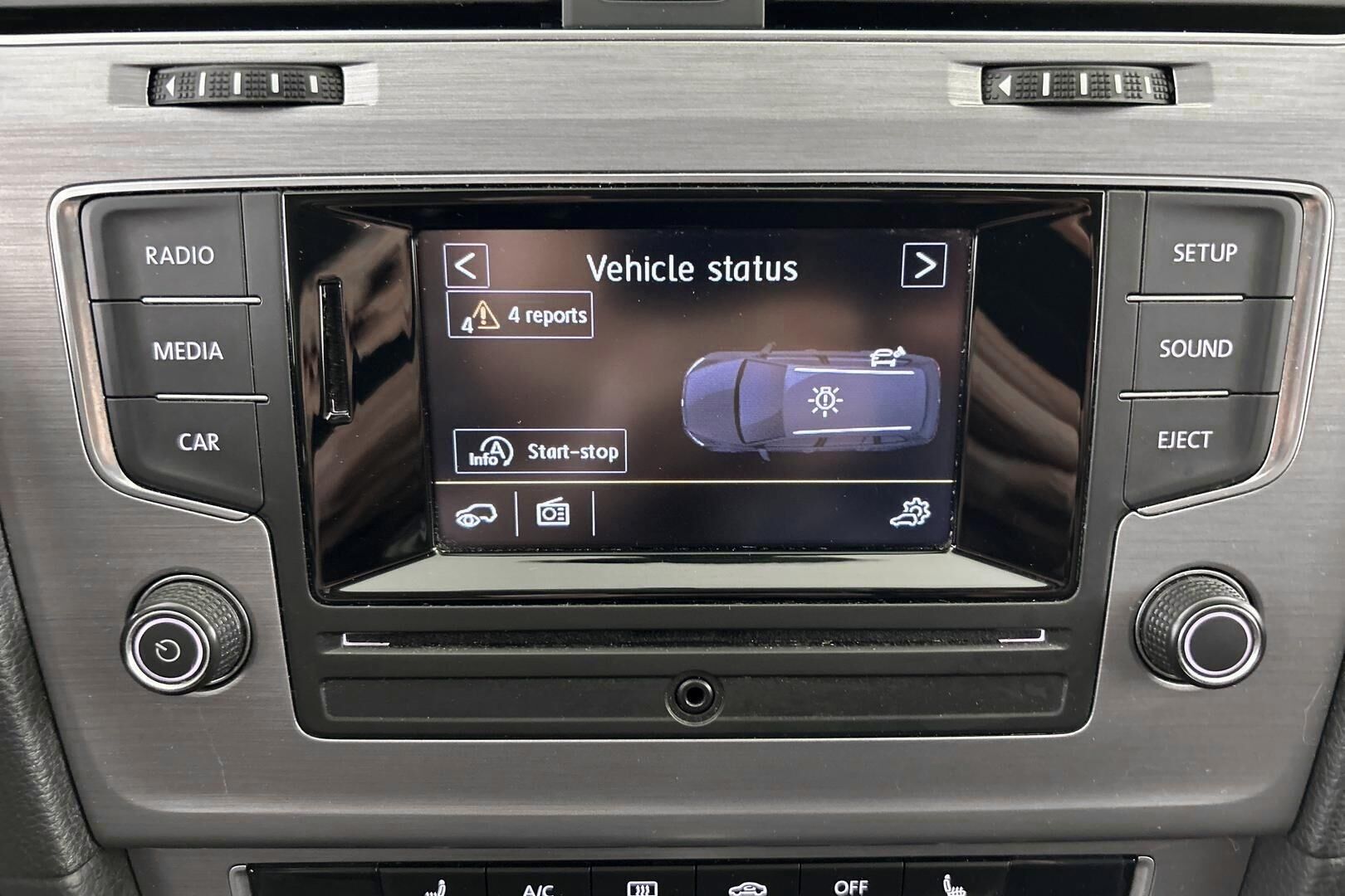 Volkswagen Golf iso kuva 19
