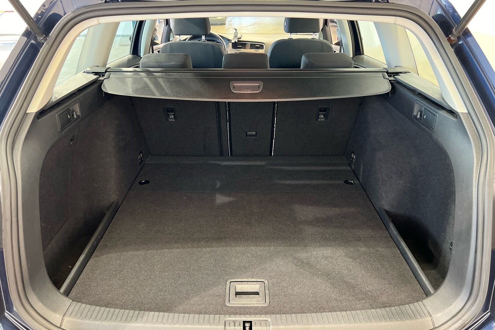 Volkswagen Golf iso kuva 17