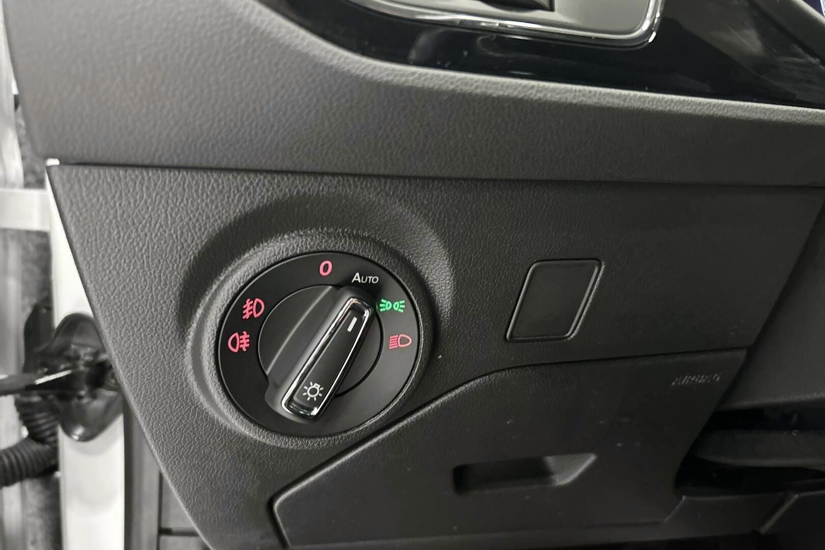 Seat Leon ST iso kuva 13