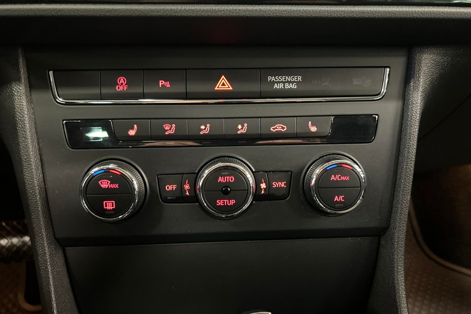 Seat Leon ST iso kuva 1