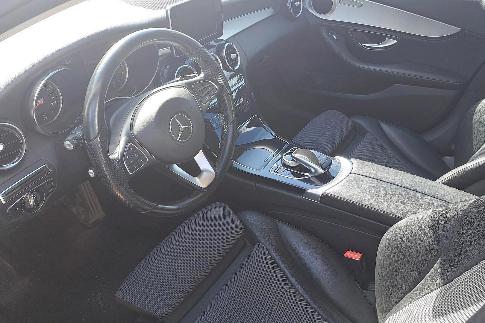 Mercedes-Benz C iso kuva 1
