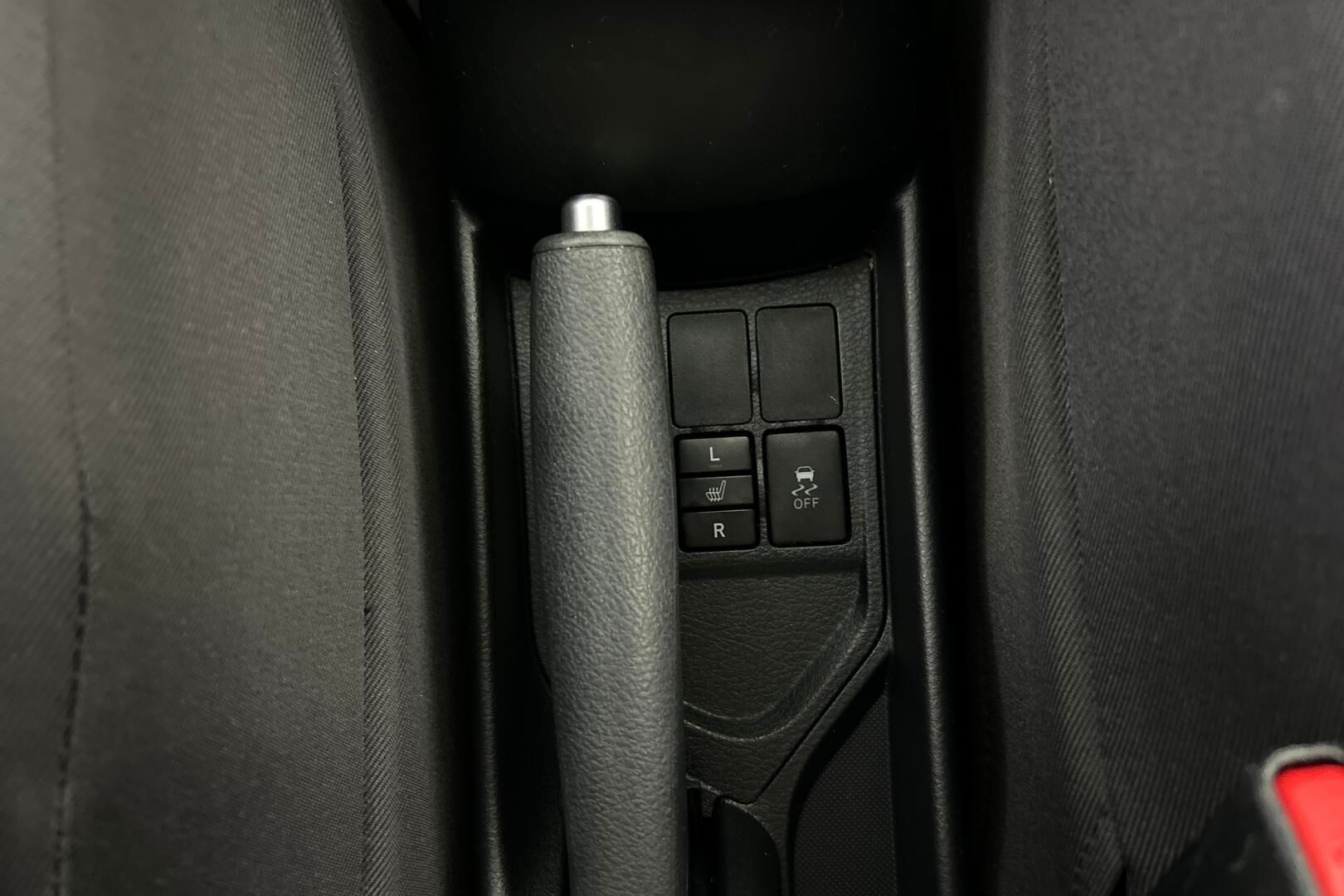 Toyota Yaris iso kuva 17