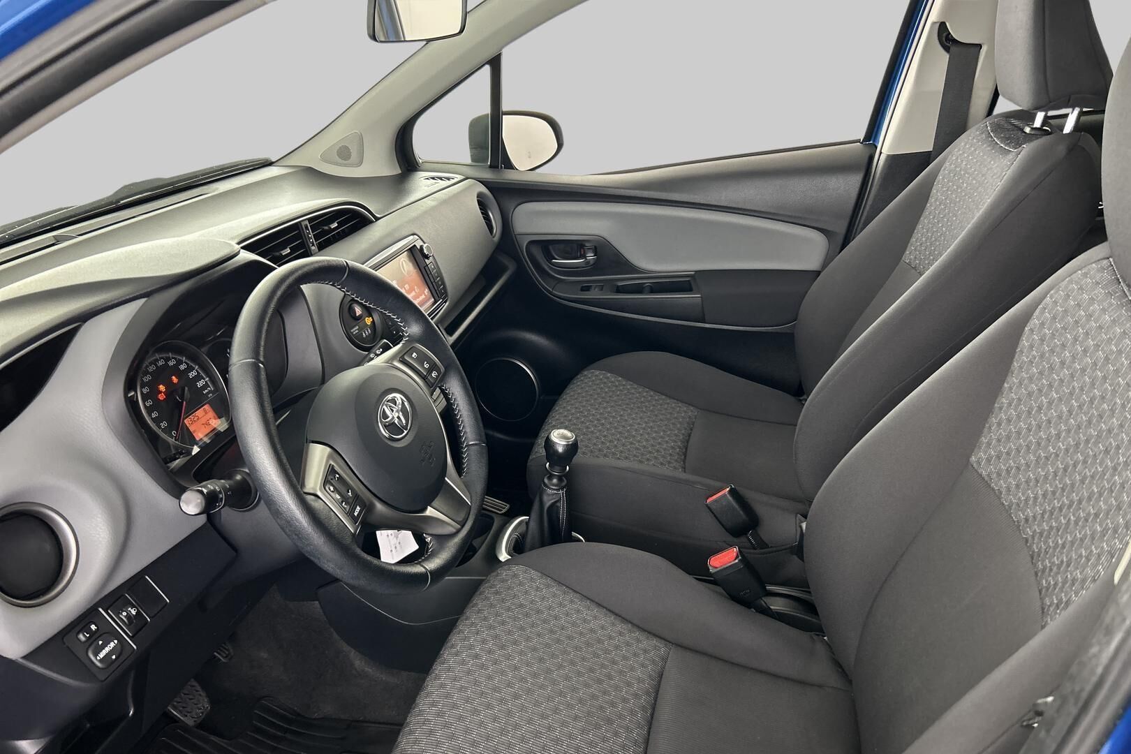 Toyota Yaris iso kuva 5