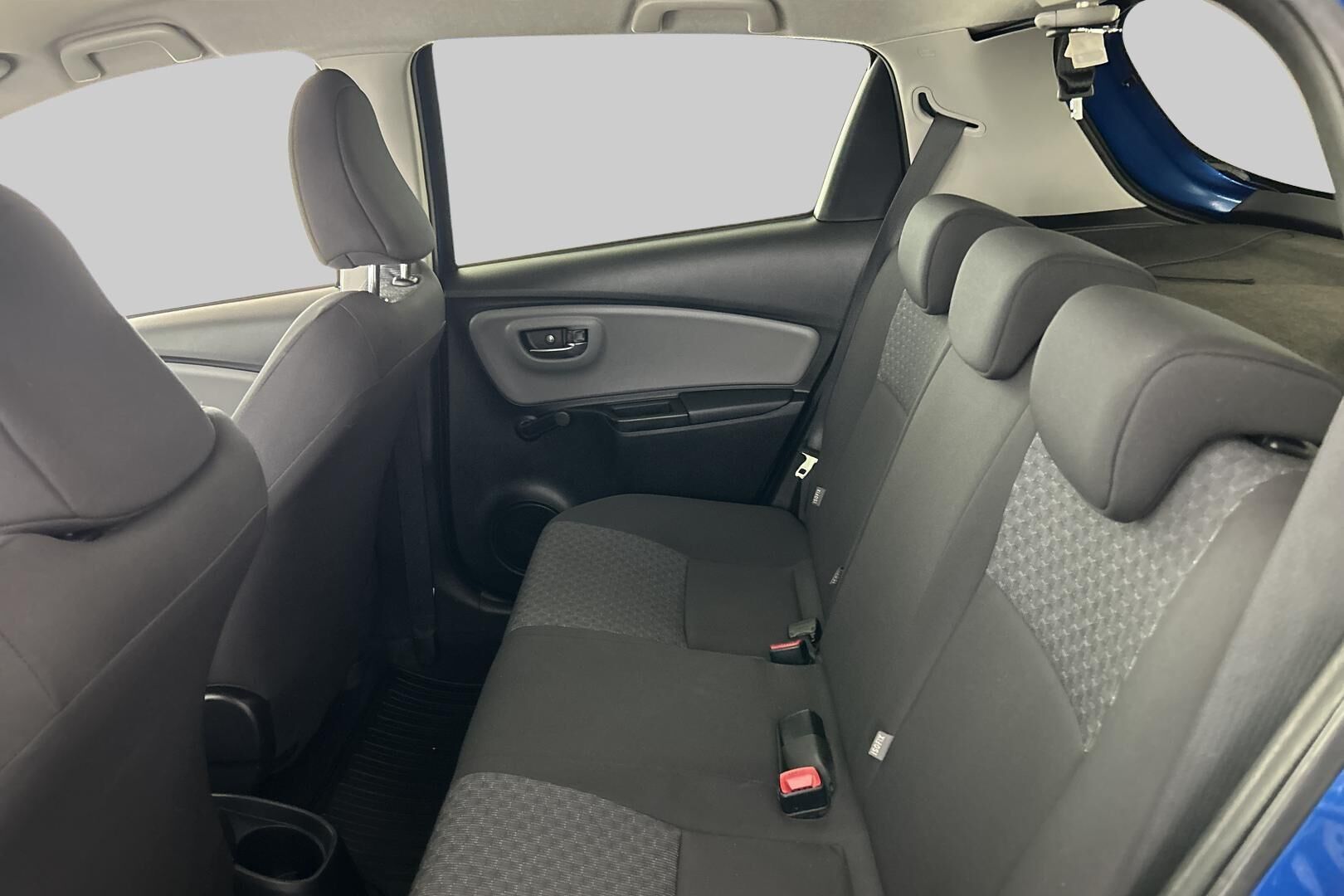 Toyota Yaris iso kuva 8