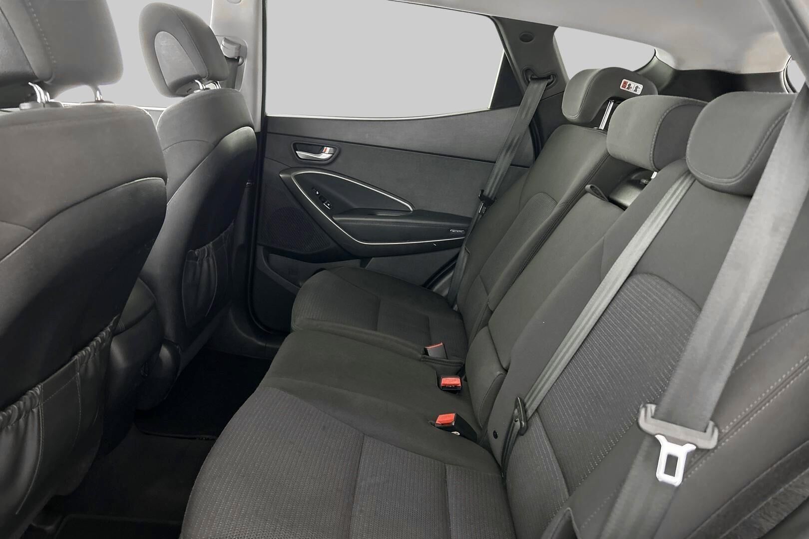 Hyundai Santa Fe iso kuva 10