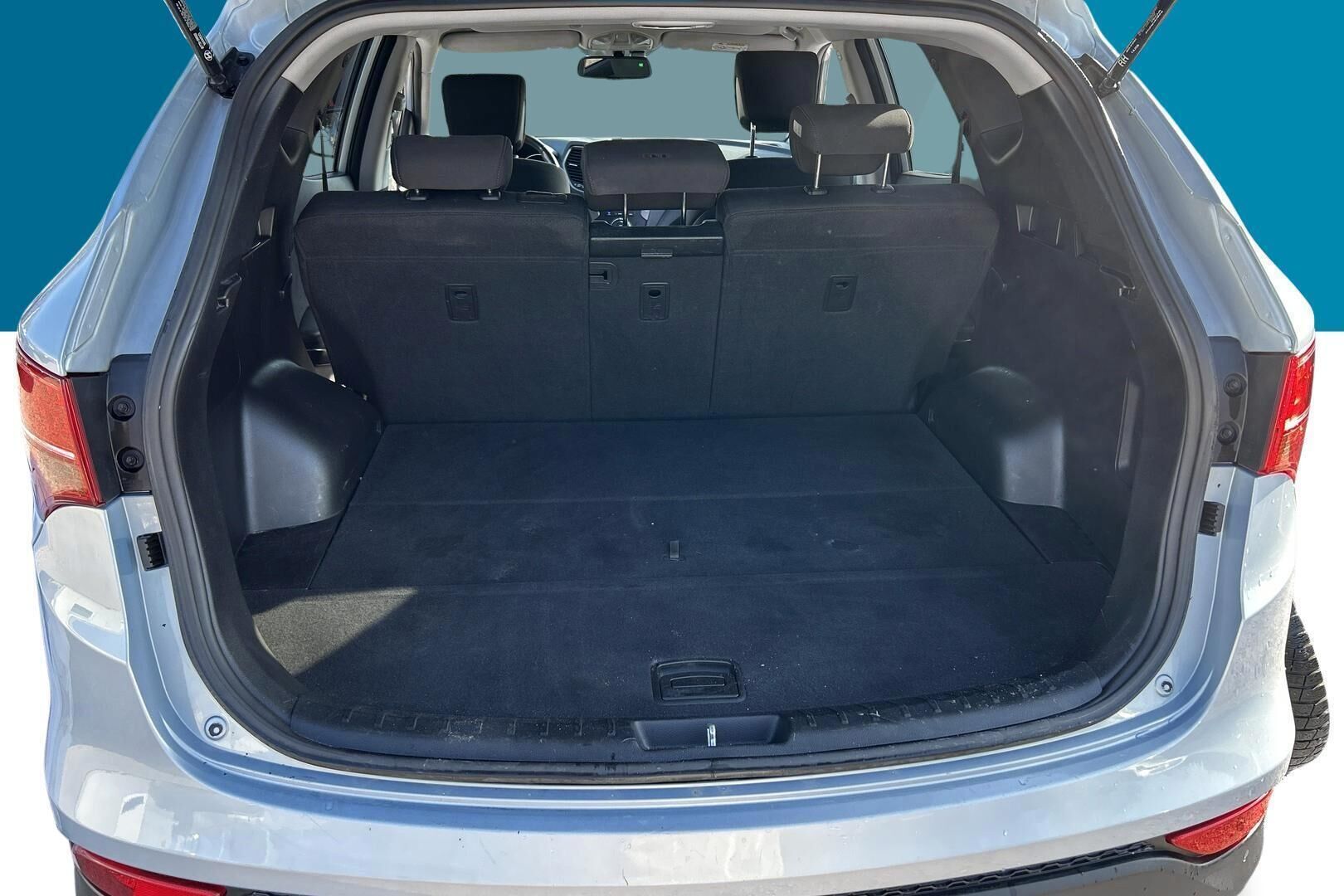 Hyundai Santa Fe iso kuva 12