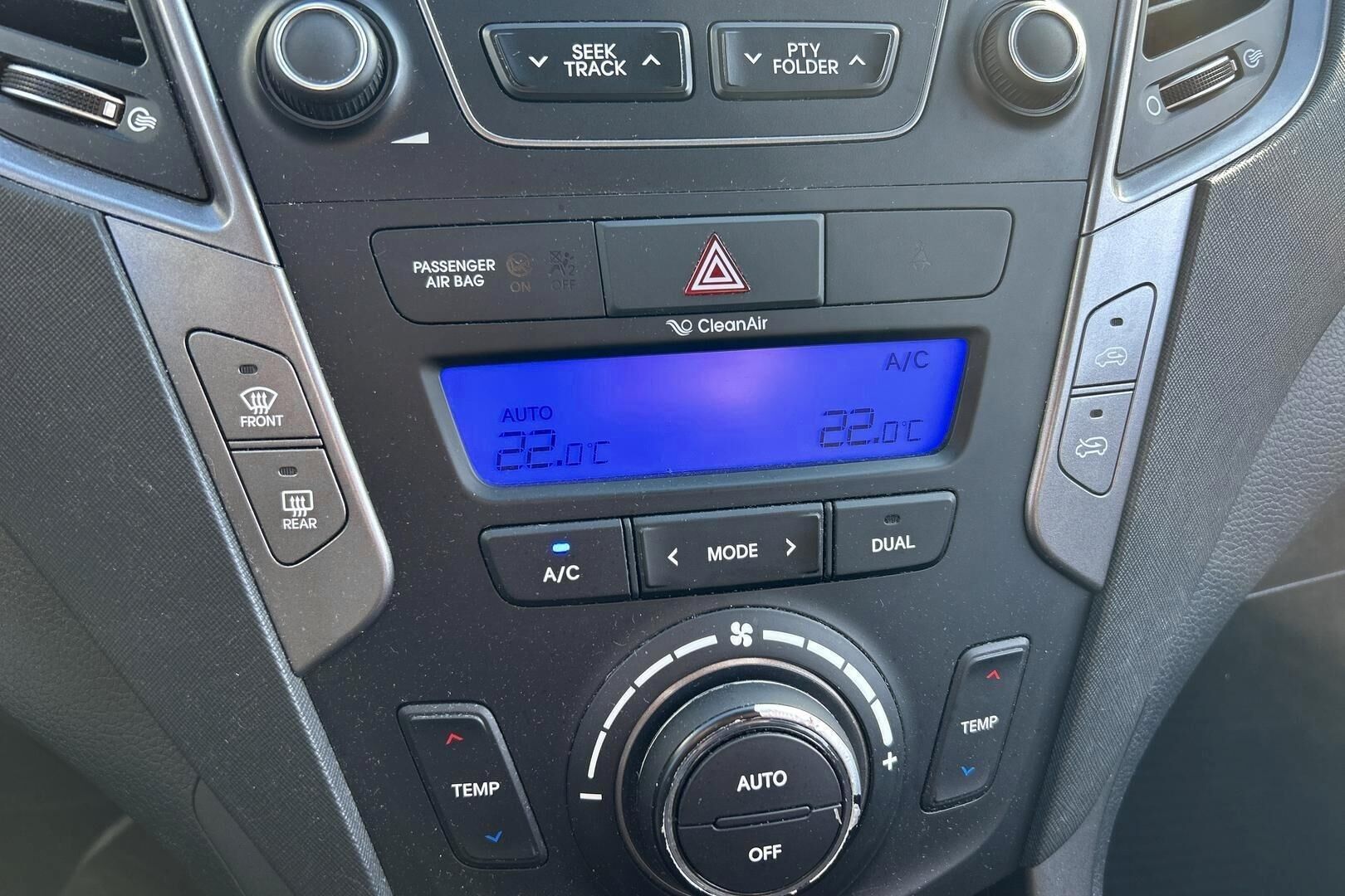 Hyundai Santa Fe iso kuva 16