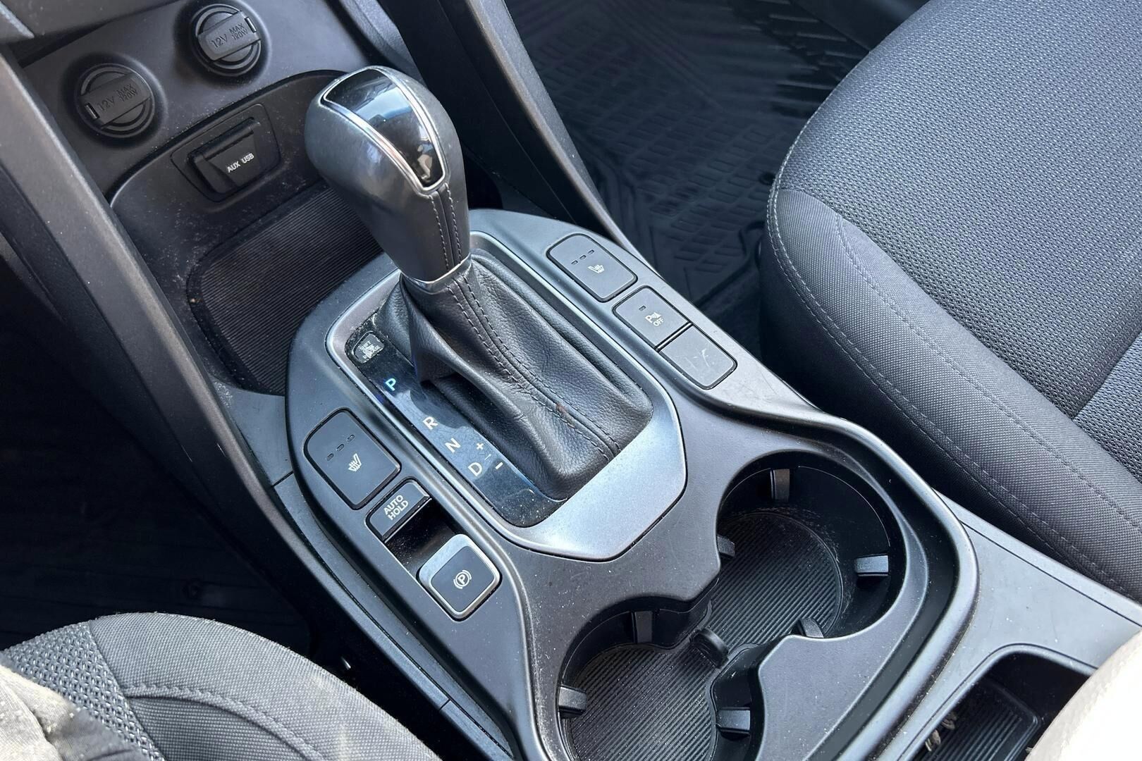 Hyundai Santa Fe iso kuva 17