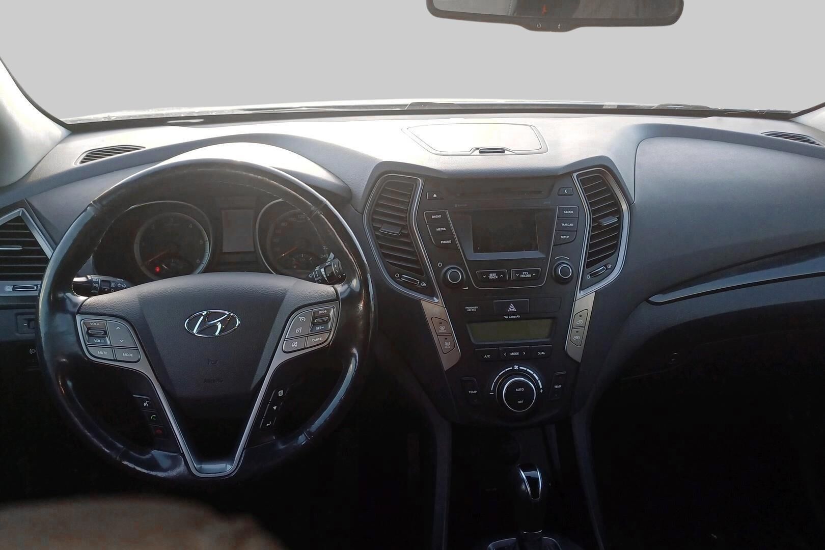 Hyundai Santa Fe iso kuva 2