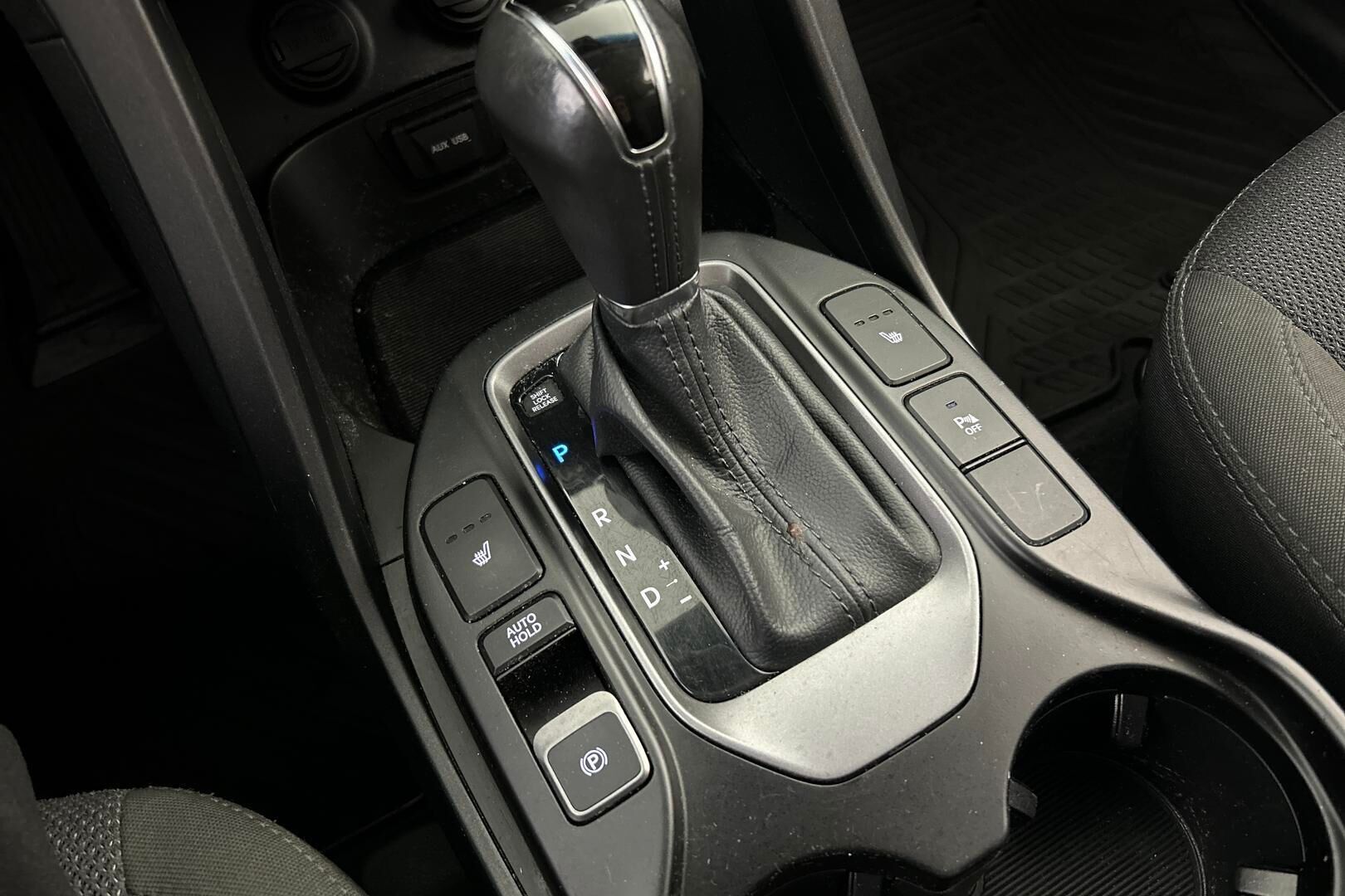 Hyundai Santa Fe iso kuva 25