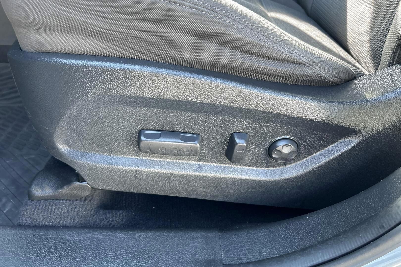 Hyundai Santa Fe iso kuva 26