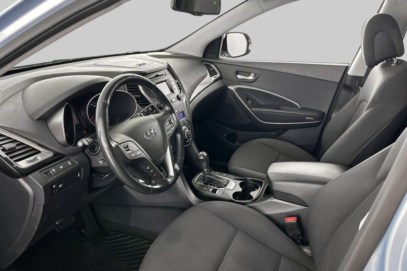 Hyundai Santa Fe iso kuva 9