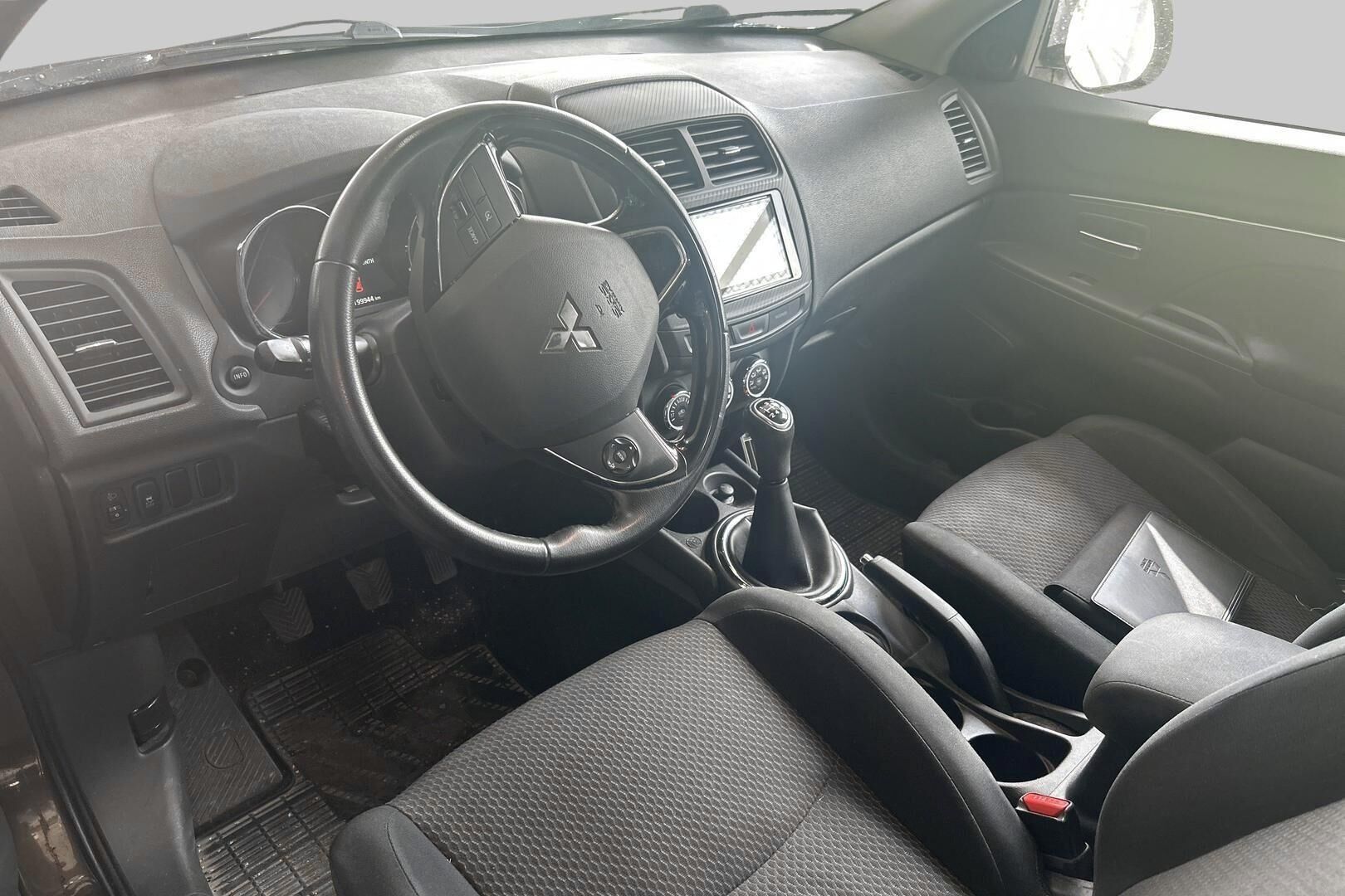 Mitsubishi ASX iso kuva 2