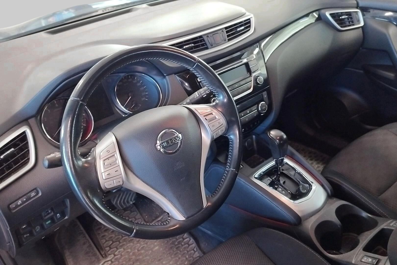 Nissan Qashqai iso kuva 2