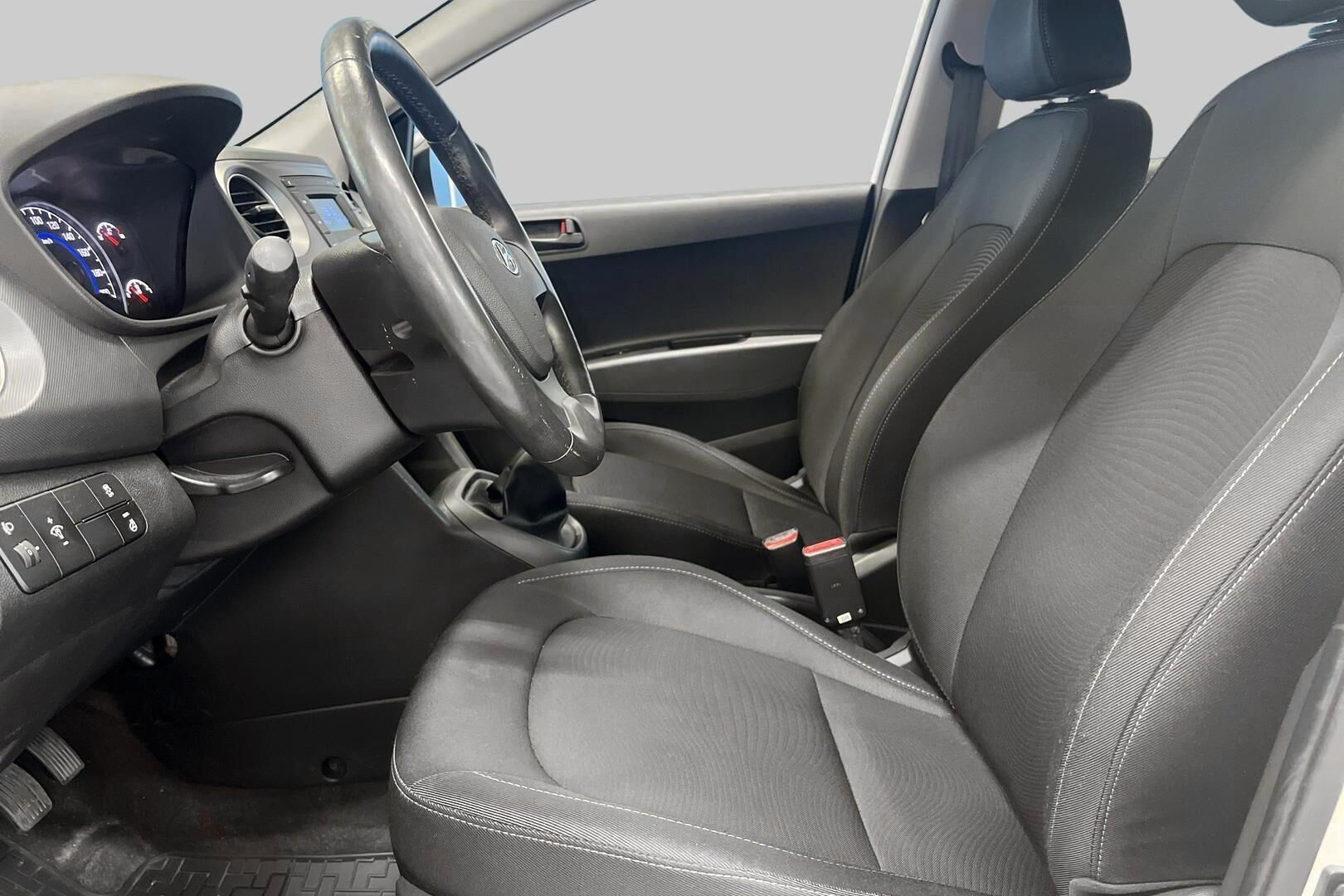 Hyundai i10 iso kuva 16