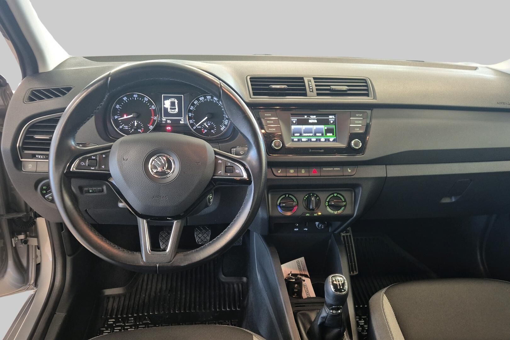Skoda Fabia iso kuva 11