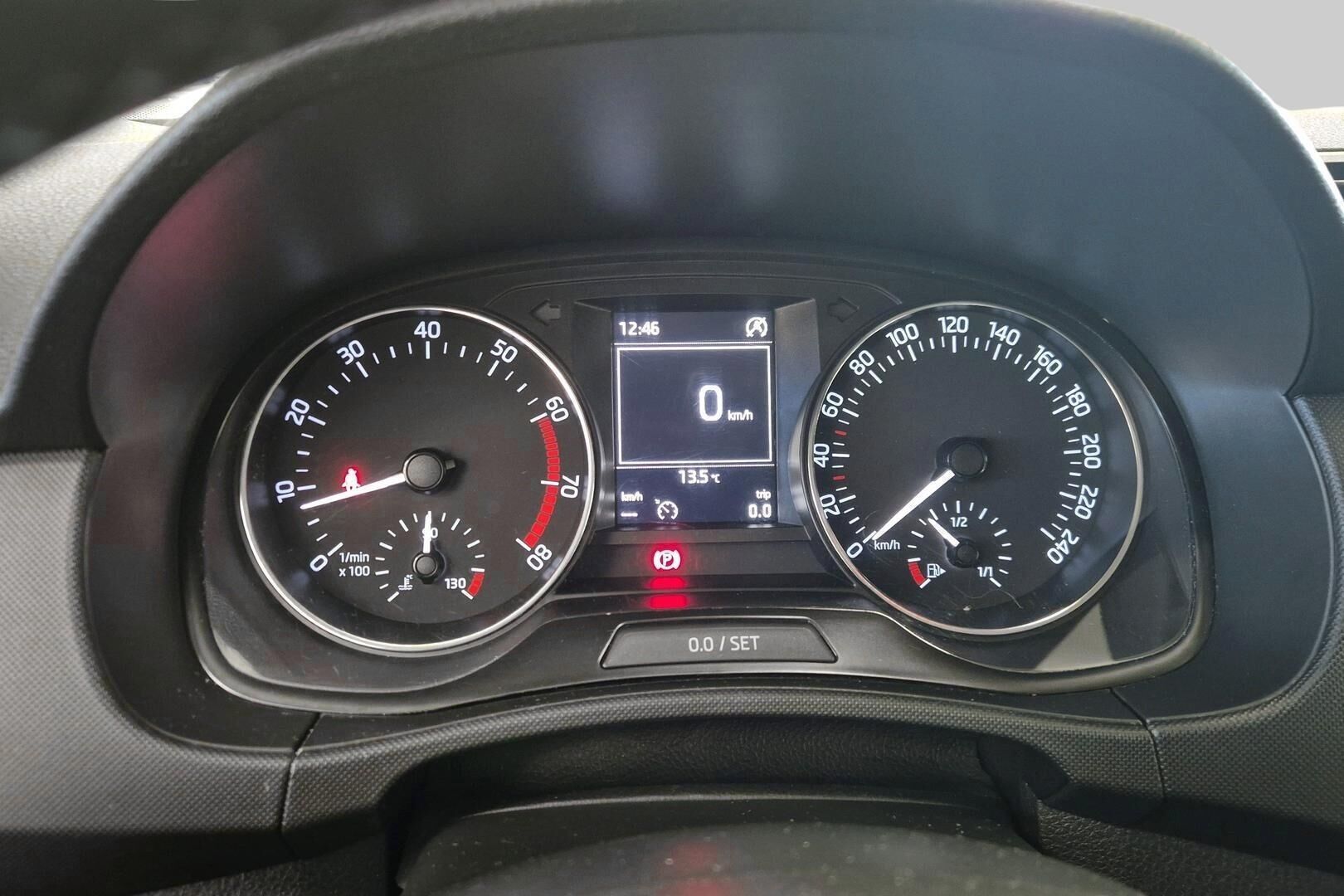 Skoda Fabia iso kuva 14