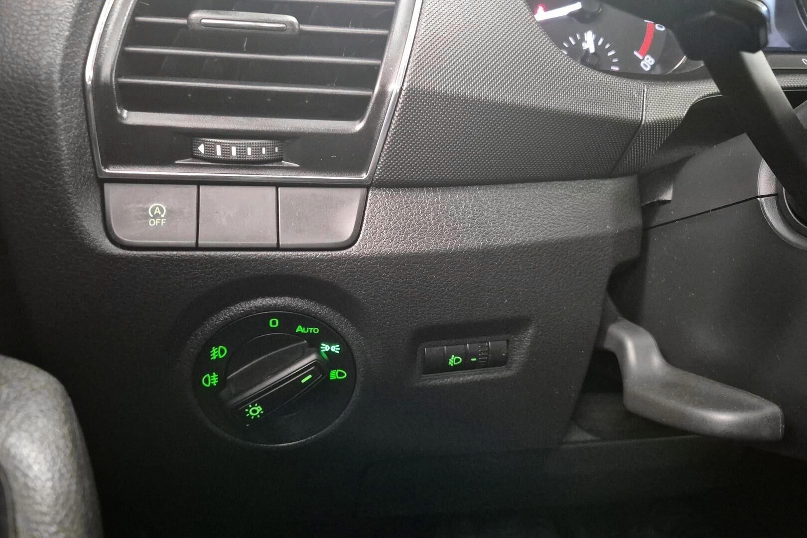 Skoda Fabia iso kuva 21