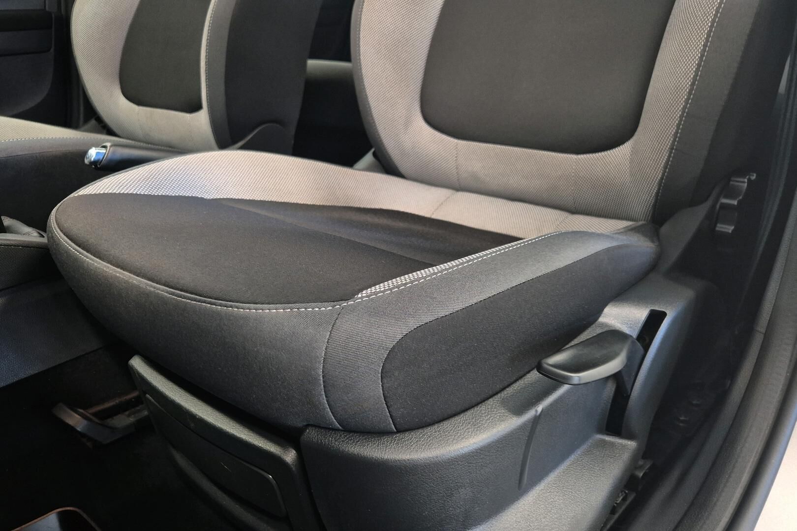 Skoda Fabia iso kuva 22