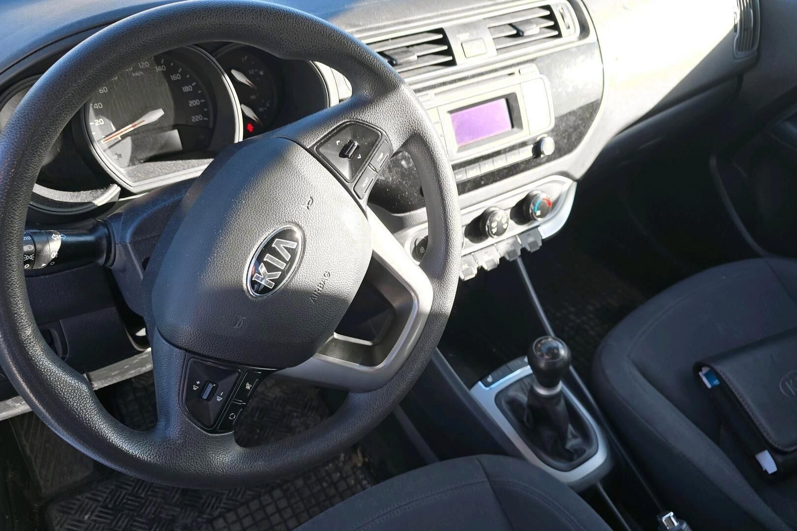 Kia Rio iso kuva 2
