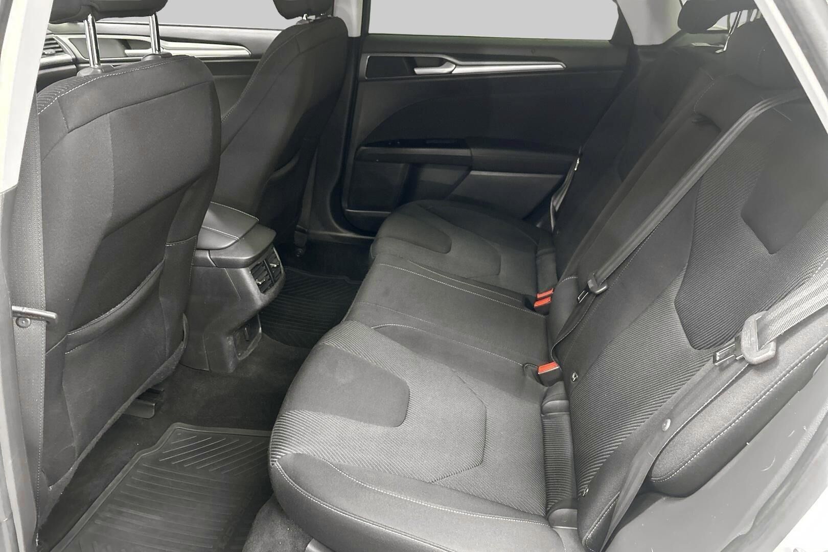 Ford Mondeo iso kuva 10