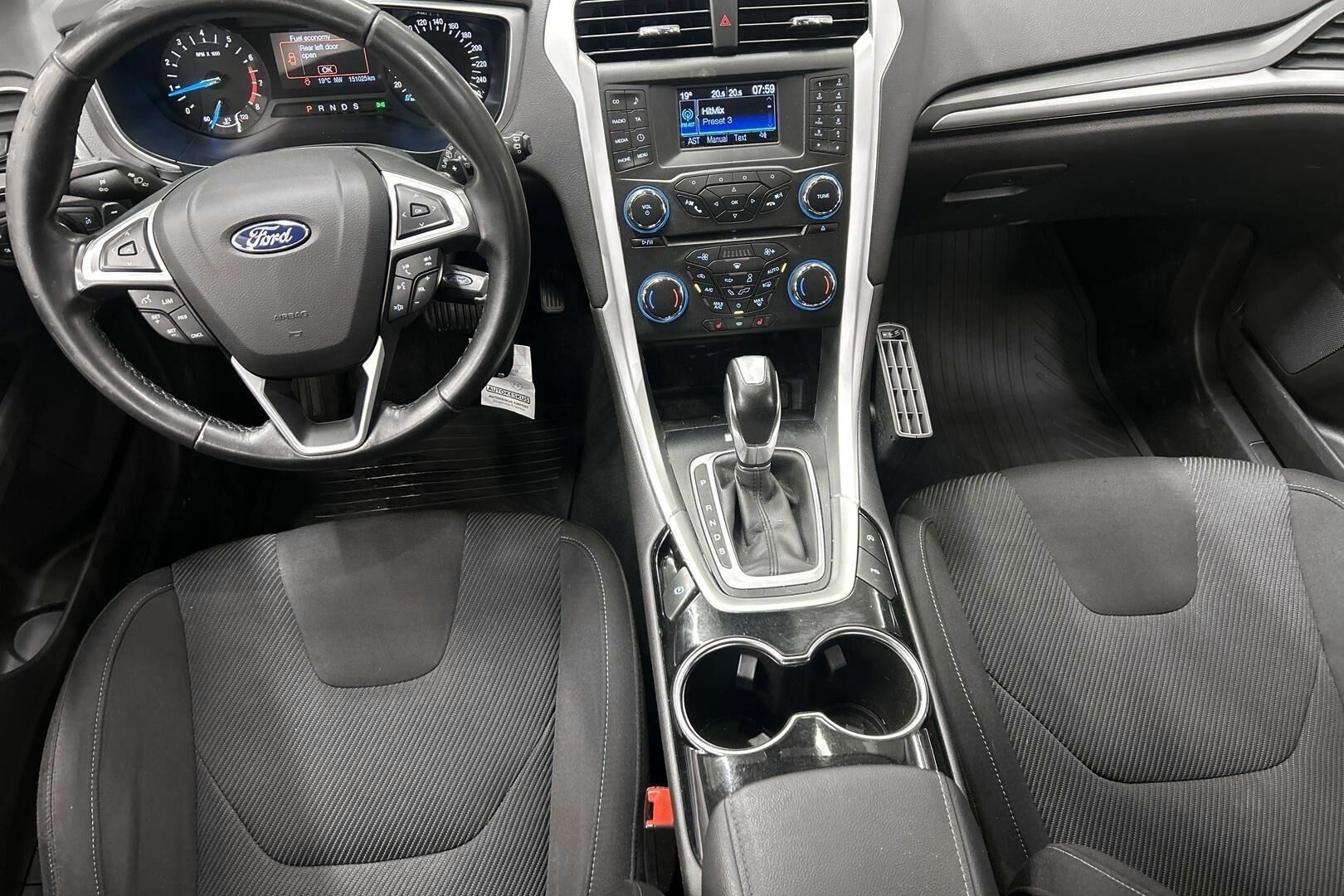 Ford Mondeo iso kuva 11