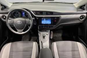 Toyota Auris esikatselu 11