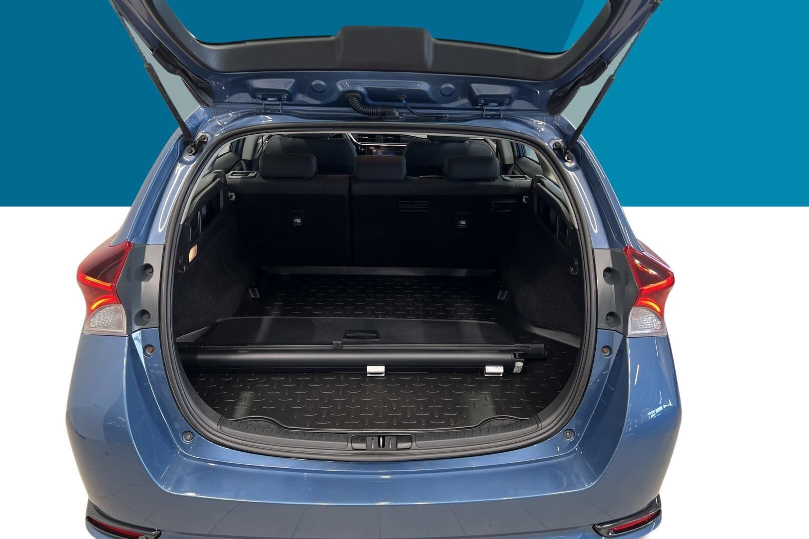 Toyota Auris iso kuva 12