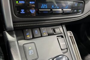 Toyota Auris esikatselu 17