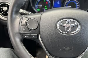 Toyota Auris esikatselu 21