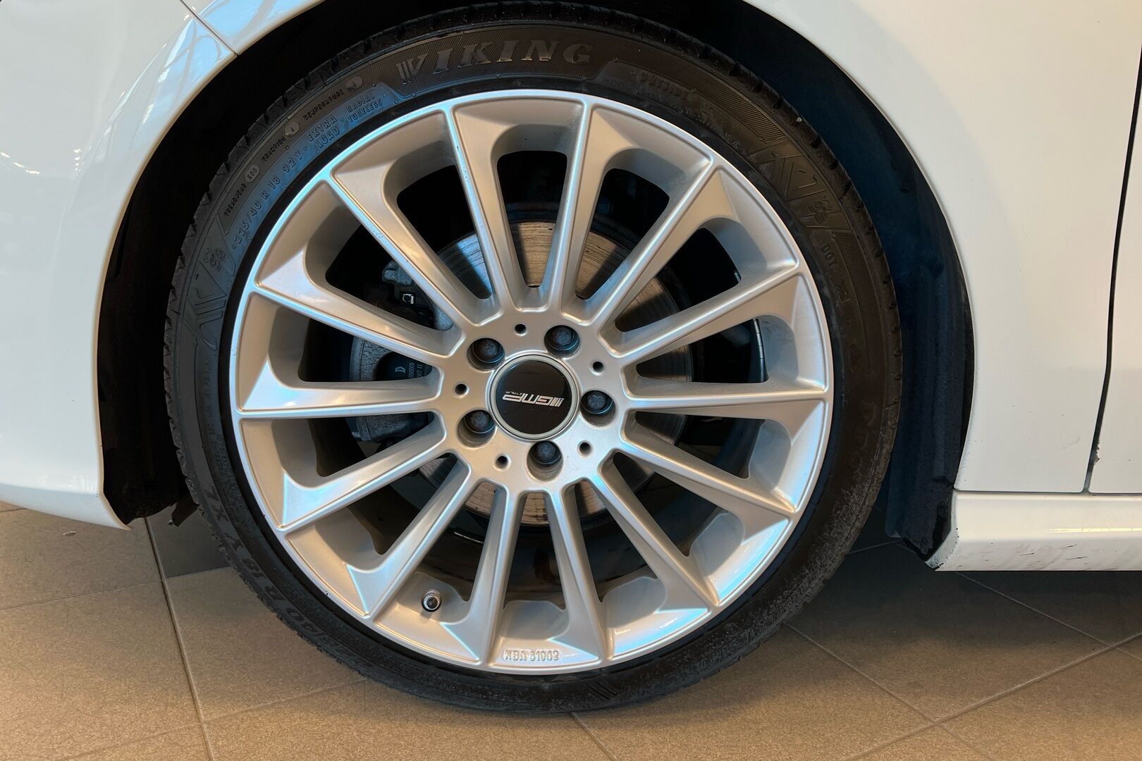 Mercedes-Benz CLA iso kuva 10
