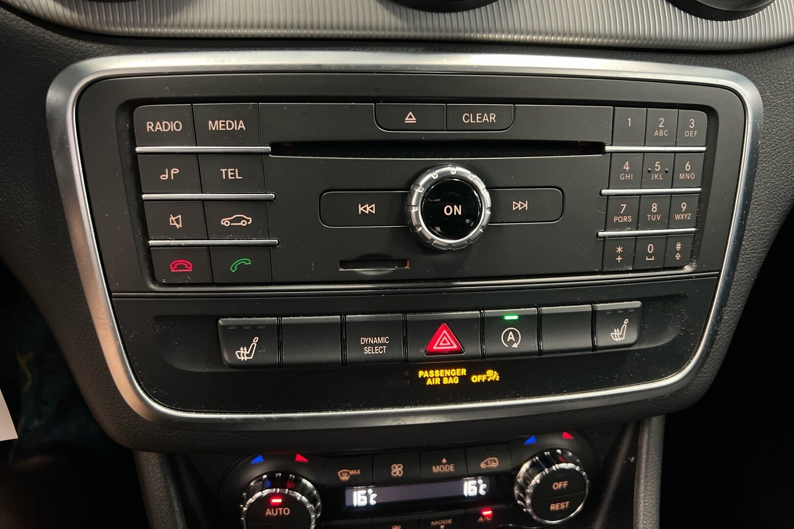 Mercedes-Benz CLA iso kuva 13