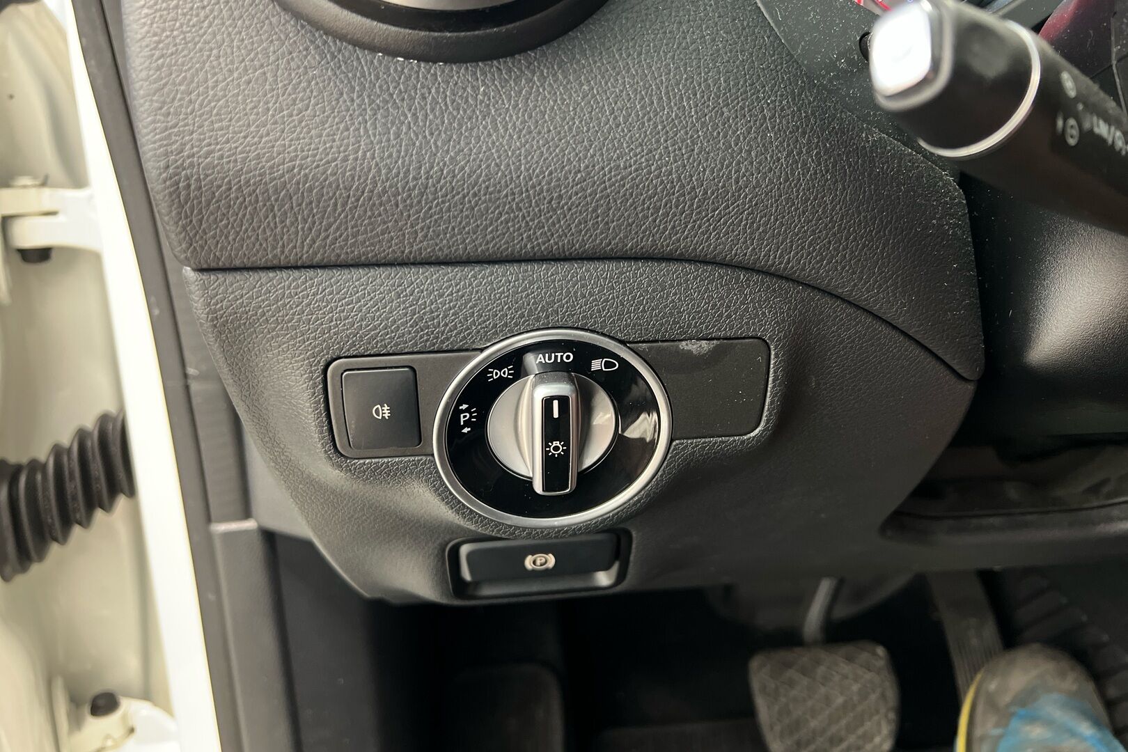 Mercedes-Benz CLA iso kuva 19