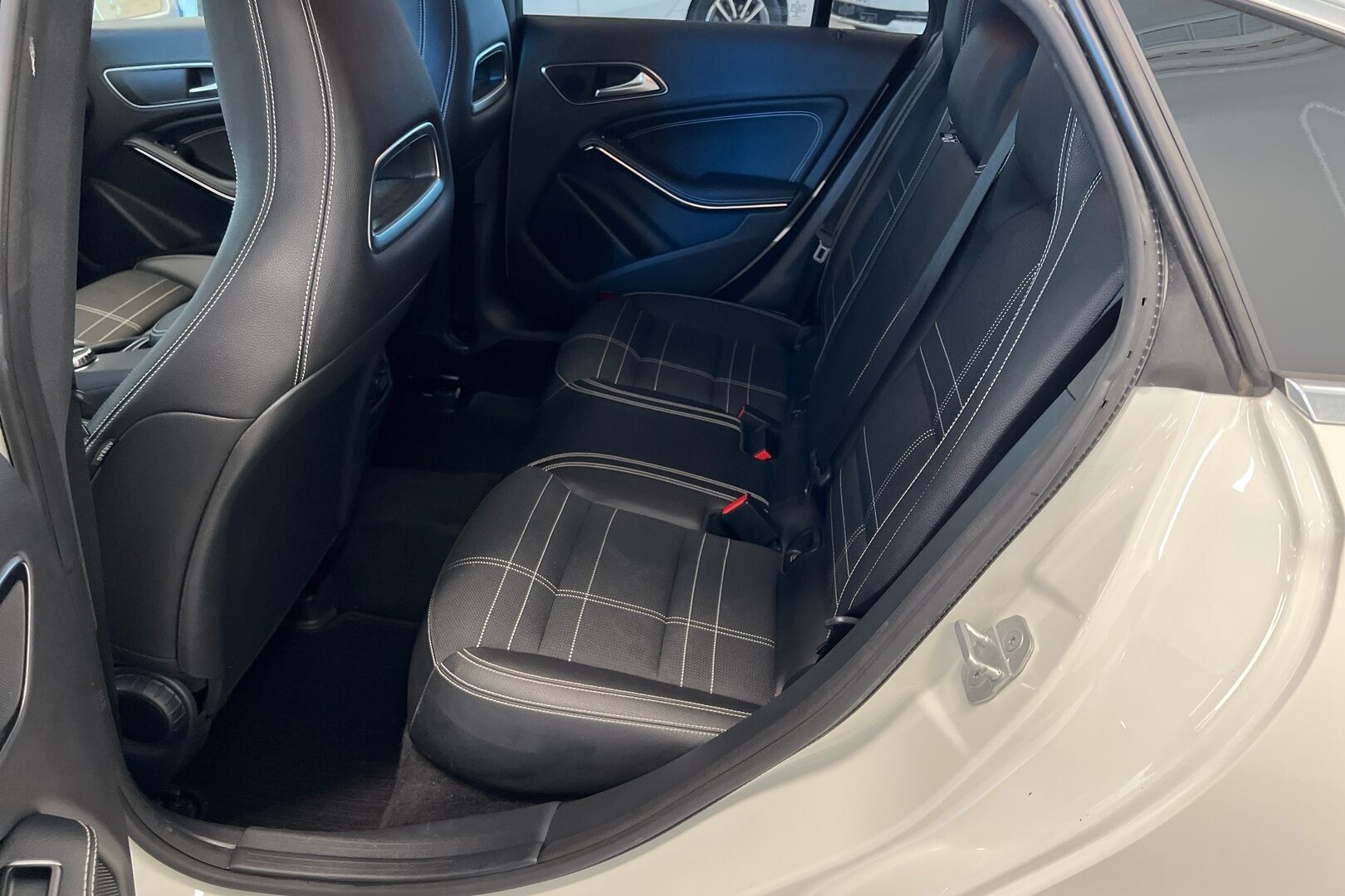 Mercedes-Benz CLA iso kuva 8