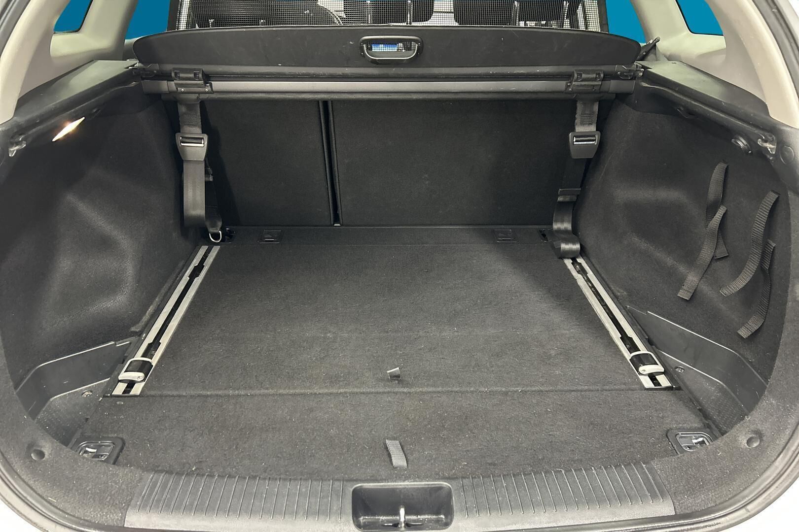 Kia cee'd iso kuva 12
