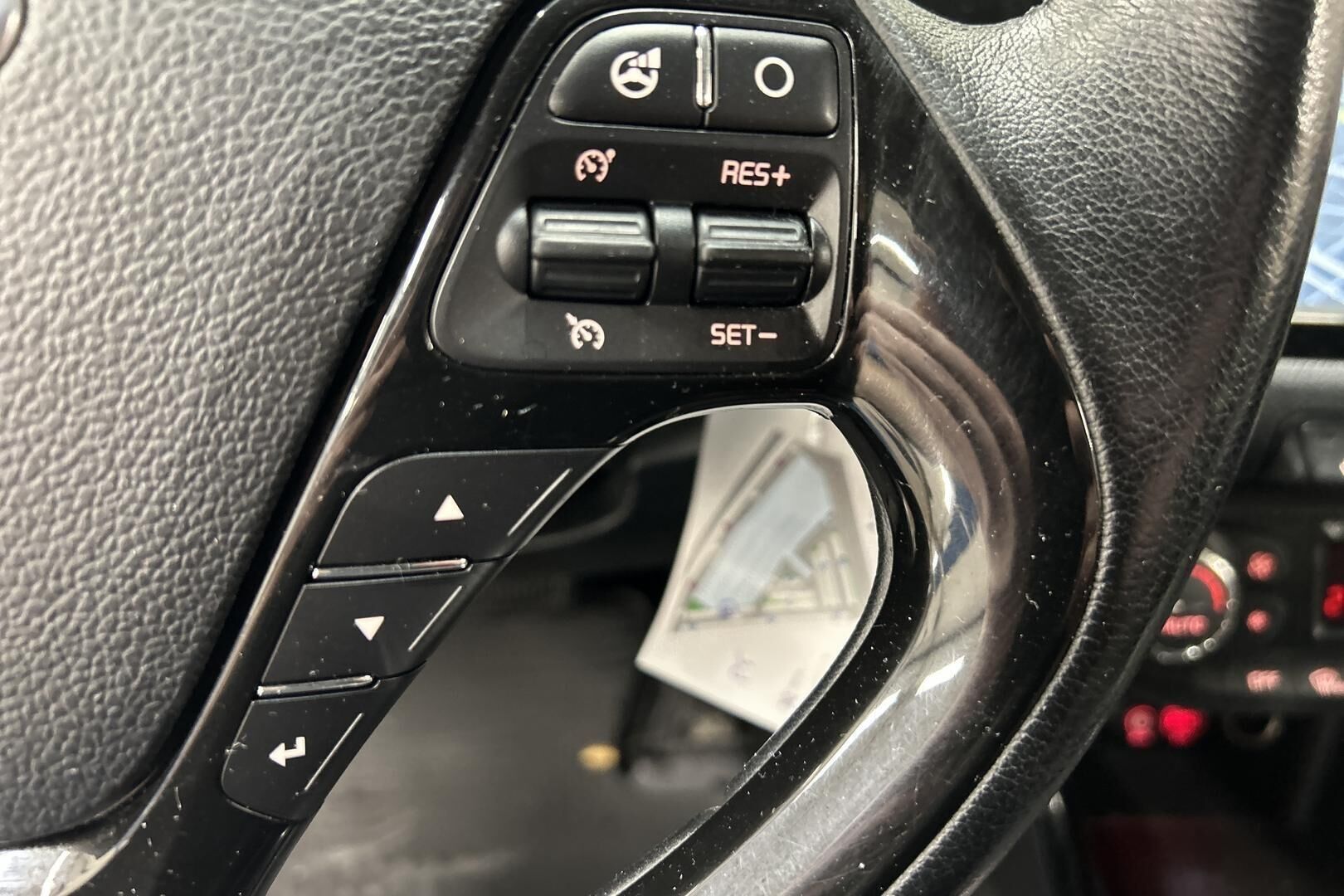 Kia cee'd iso kuva 16