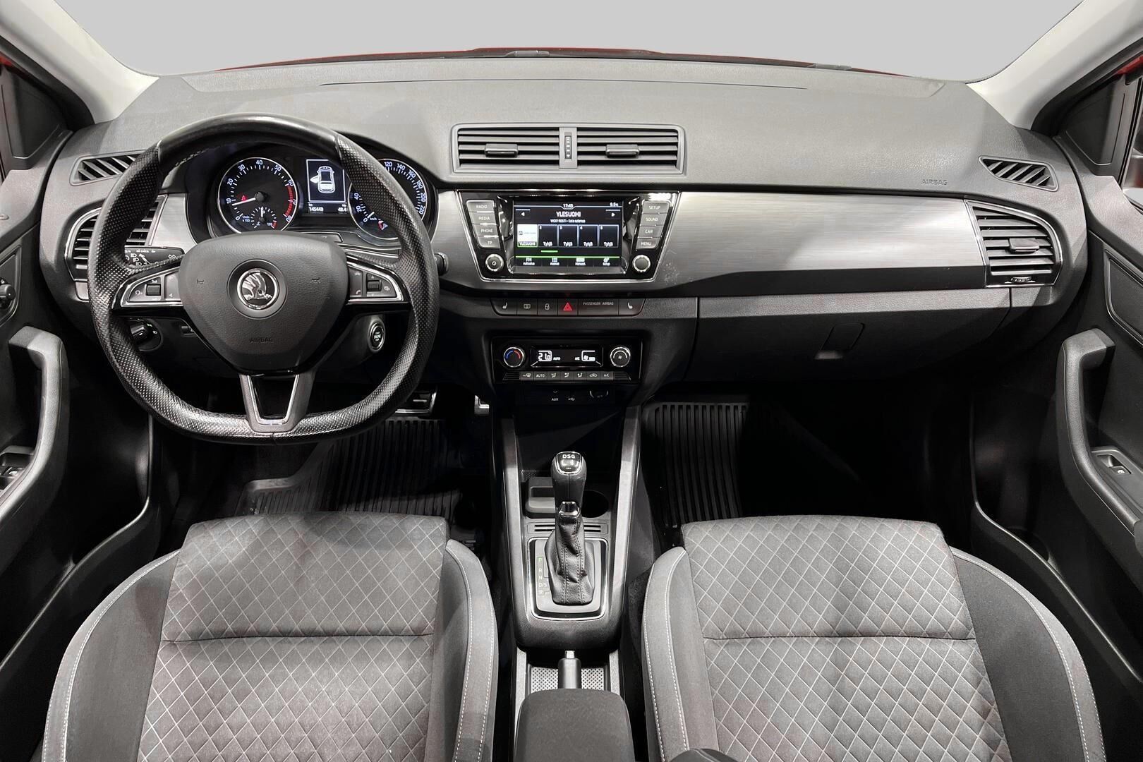 Skoda Fabia iso kuva 17