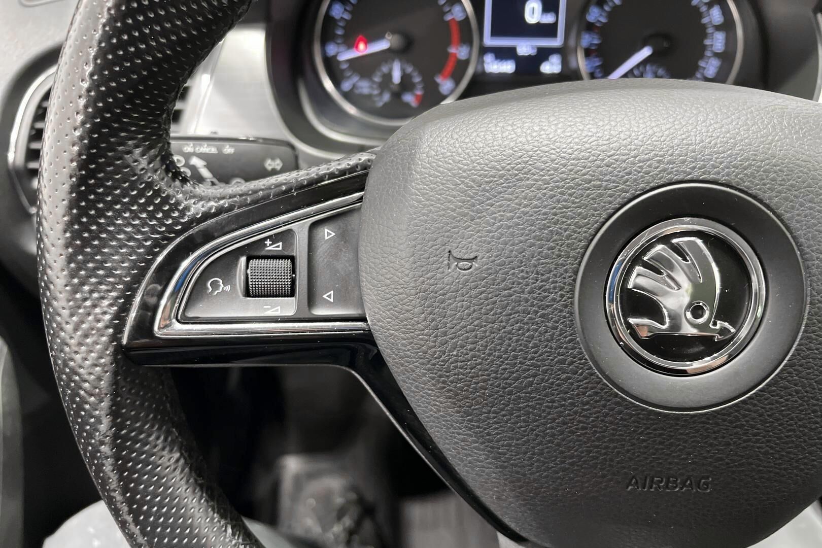 Skoda Fabia iso kuva 21